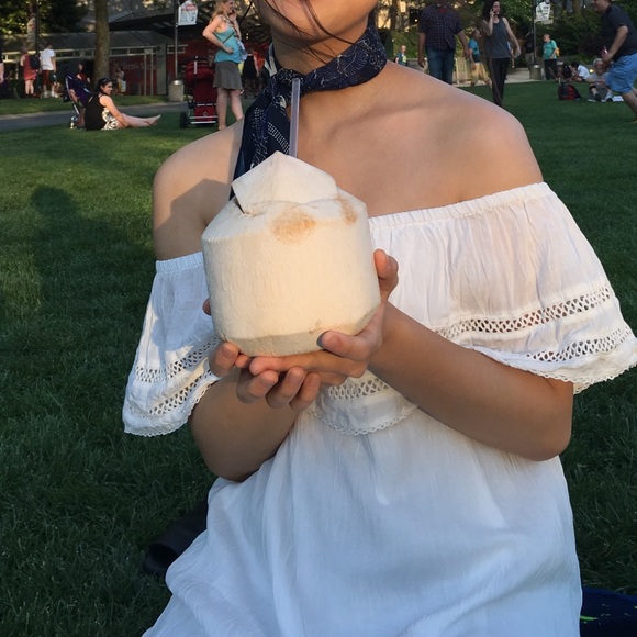 Aritzia Emmie Off the shoulder Dress - Picture 4 of 4